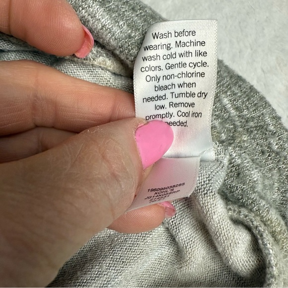 SO size medium Women's Green Camo Hoodie Sweater - Picture 3 of 7